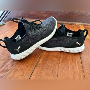 Women’s Puma Shoes - 8.5